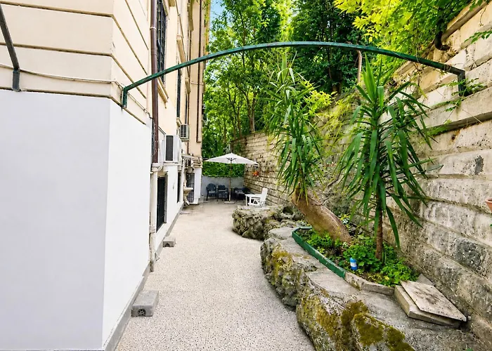 Apartment Trastevere Garden House - Historic With Large Garden *