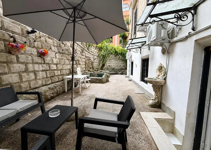 Trastevere Garden House - Historic With Large Garden Apartment *